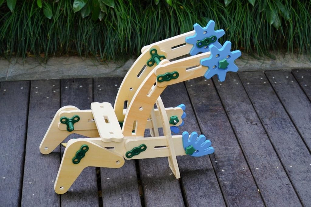 566-Piece STEAM Bolt & Nut Construction Set
