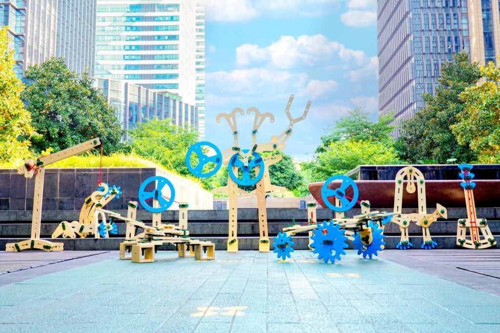 566-Piece STEAM Bolt & Nut Construction Set