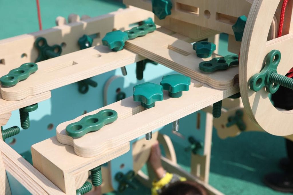 590-Piece Upgraded Mechanical Construction Set