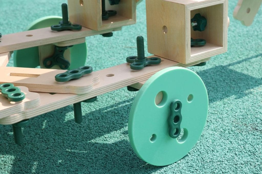 590-Piece Upgraded Mechanical Construction Set