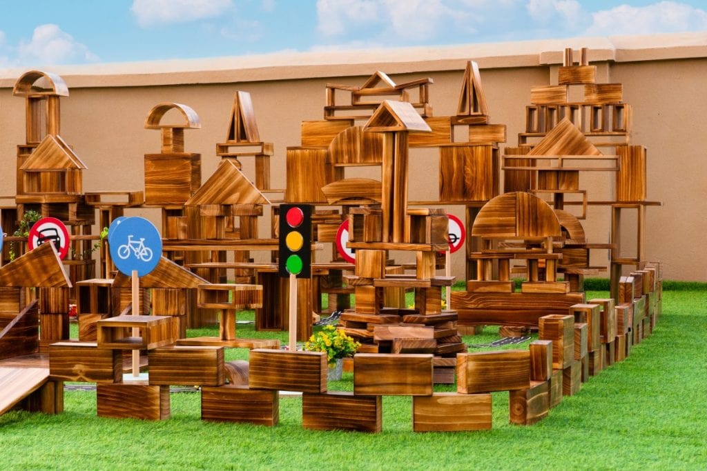 608-Piece Outdoor Traffic & Track Building Set