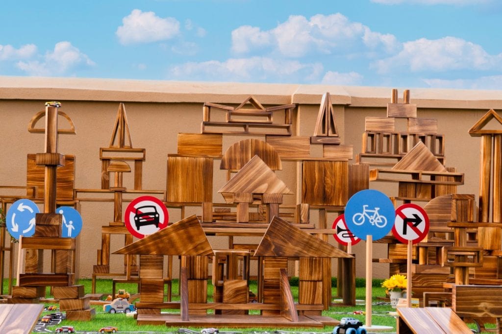 608-Piece Outdoor Traffic & Track Building Set