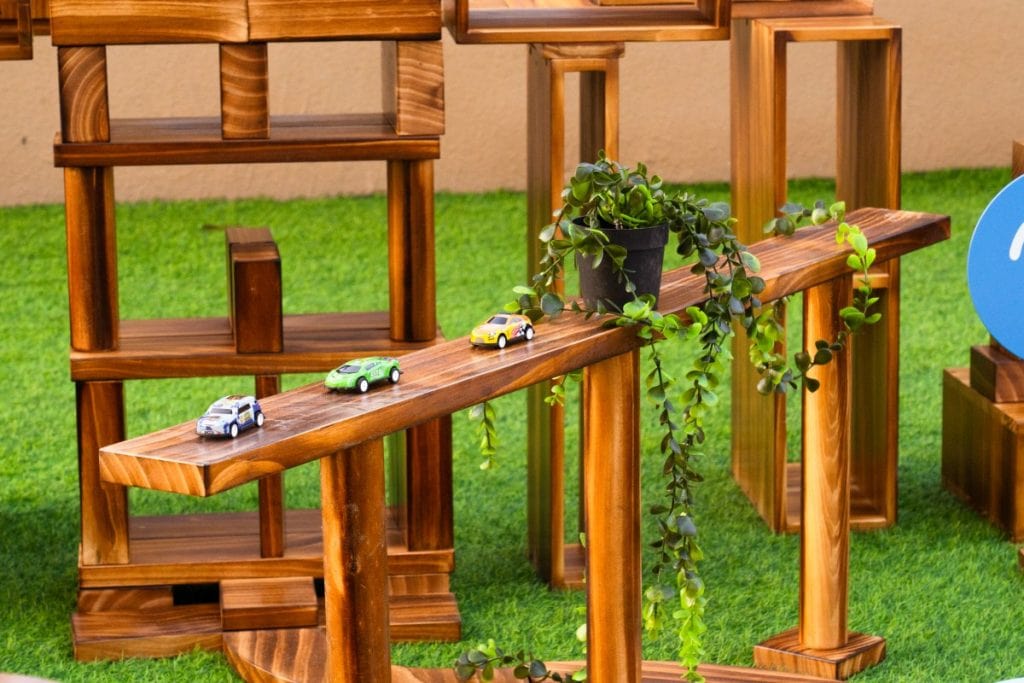 608-Piece Outdoor Traffic & Track Building Set