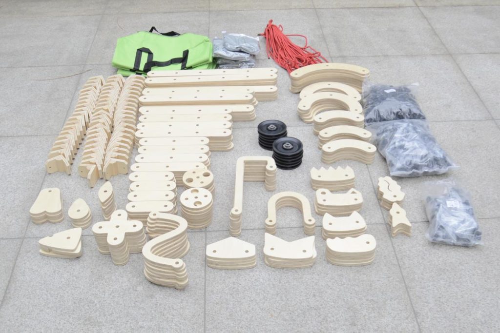 636-Piece Medium Mechanical Construction Set