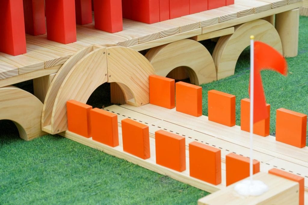 690 Piece Colorful Outdoor Building Block Set