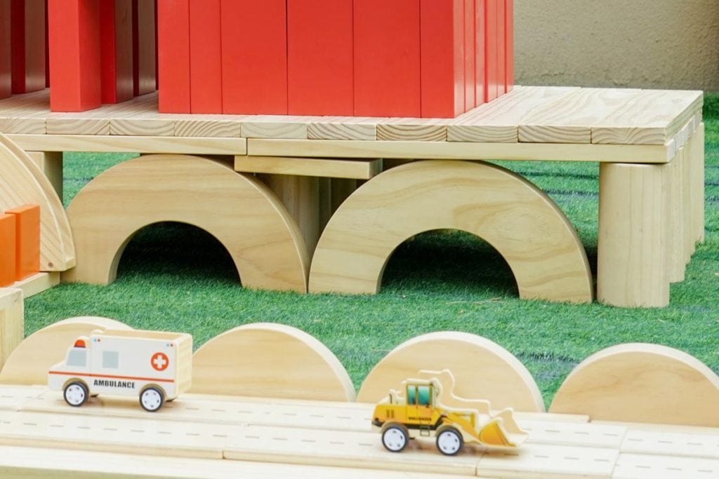 690 Piece Colorful Outdoor Building Block Set
