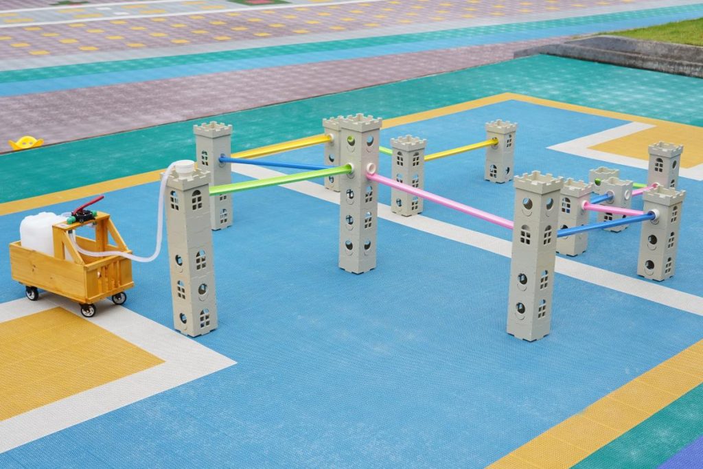 75 piece modular water play system