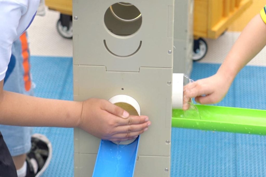 75 piece modular water play system