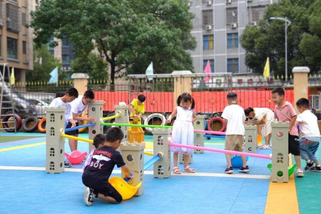 75 piece modular water play system