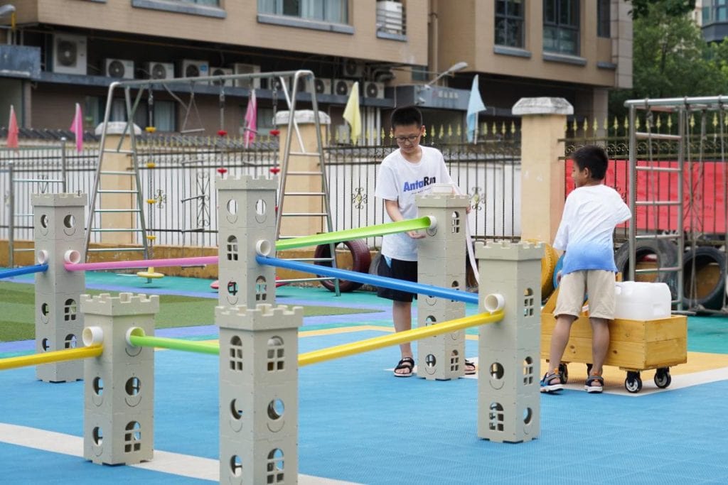 75 piece modular water play system