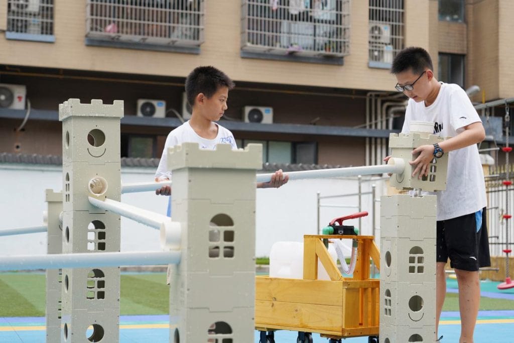 75 piece modular water play system