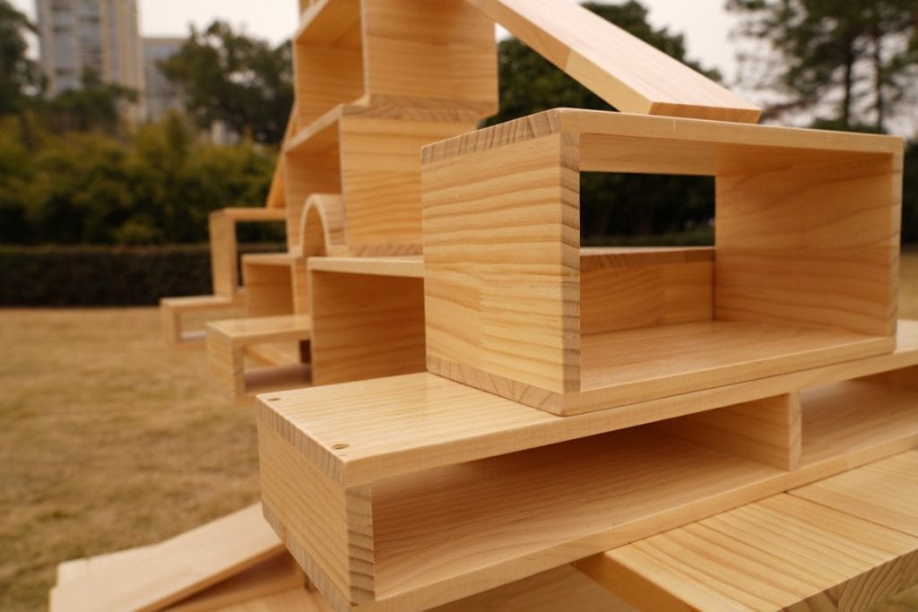 80-Piece Outdoor Hollow Wooden Blocks – Natural Finish
