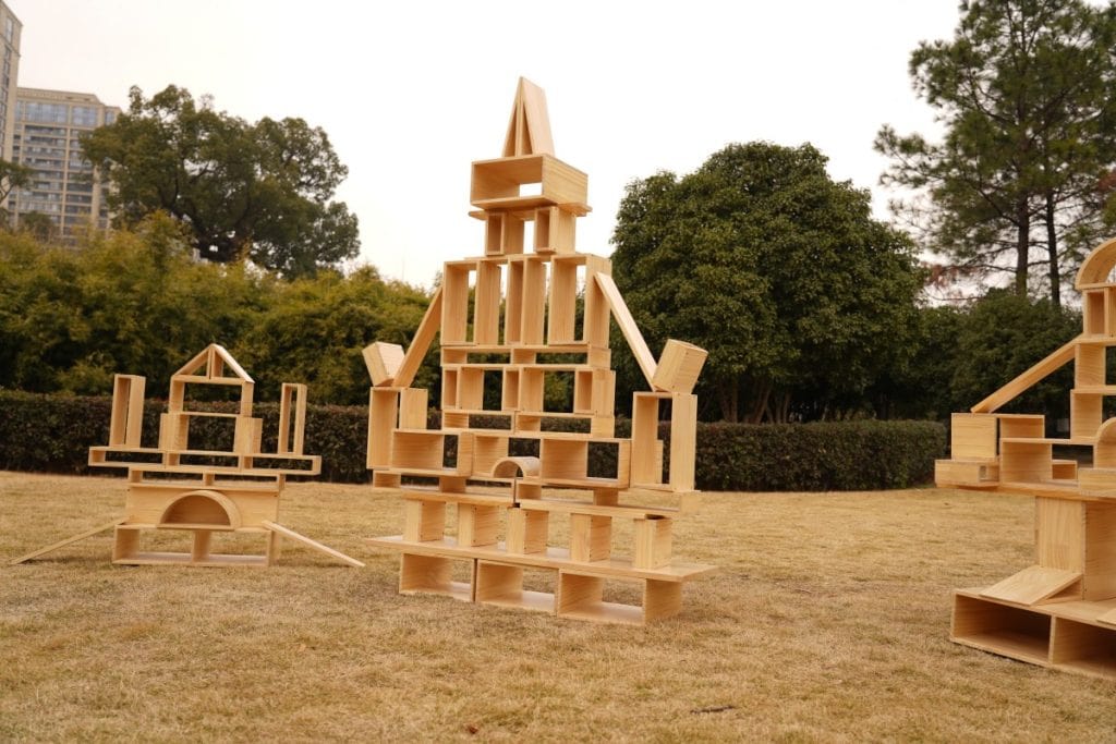 80-Piece Outdoor Hollow Wooden Blocks – Natural Finish