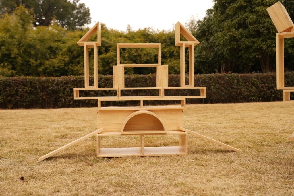 80-Piece Outdoor Hollow Wooden Blocks – Natural Finish