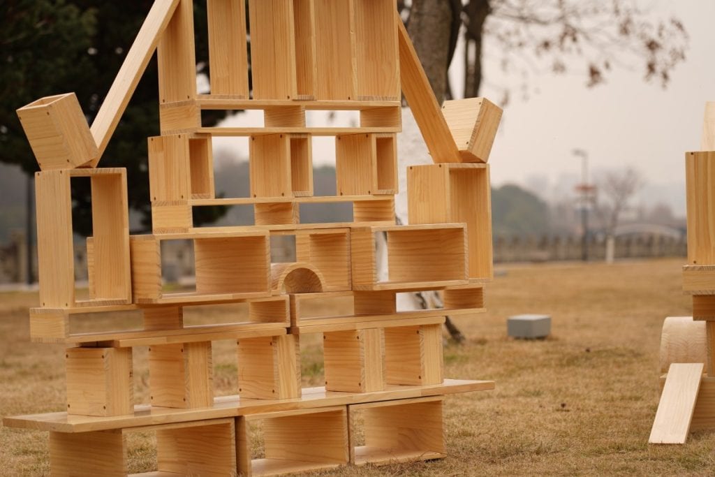 80-Piece Outdoor Hollow Wooden Blocks – Natural Finish