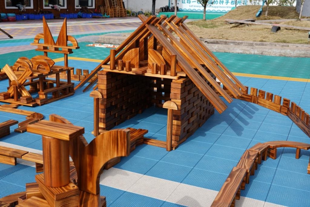 866-Piece Outdoor Construction Blocks – Play Set
