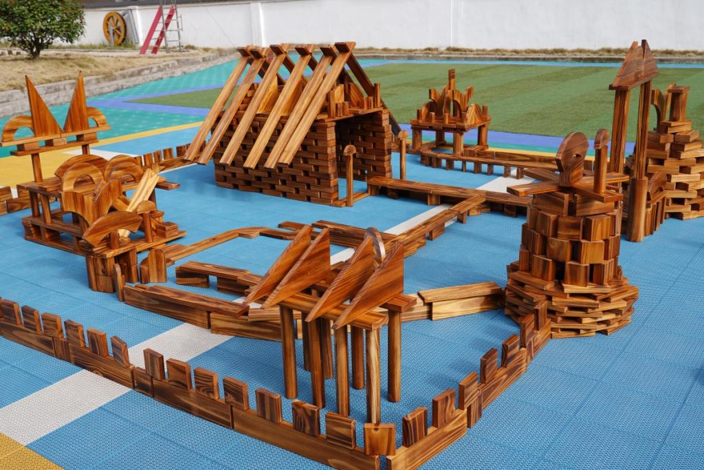 866-Piece Outdoor Construction Blocks – Play Set