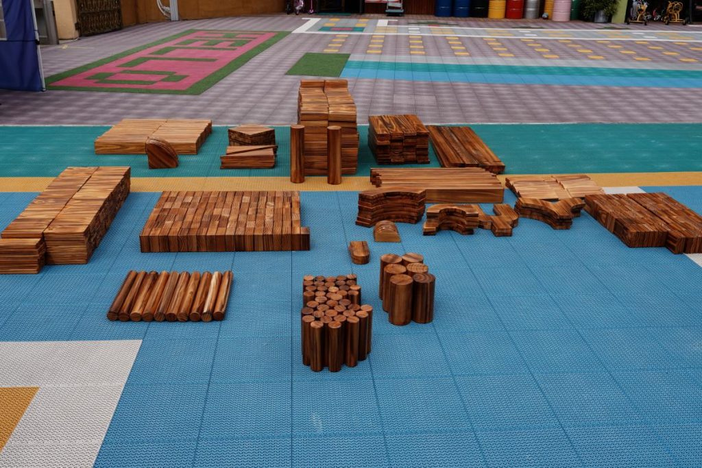 866-Piece Outdoor Construction Blocks – Play Set
