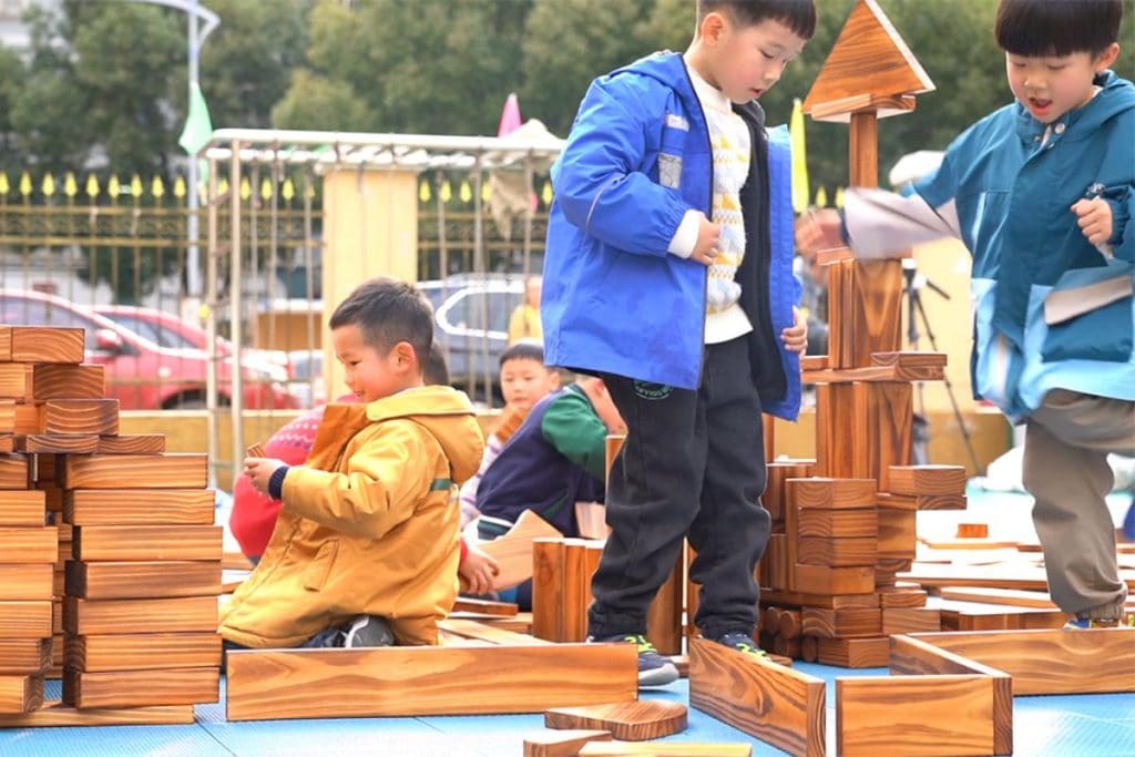 866-Piece Outdoor Wooden Building Blocks – Deluxe Set