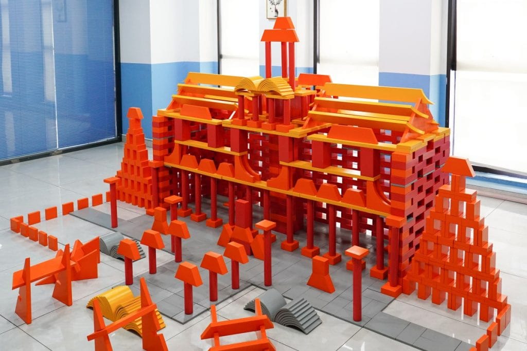 888-Piece Large Outdoor Architectural Building Set