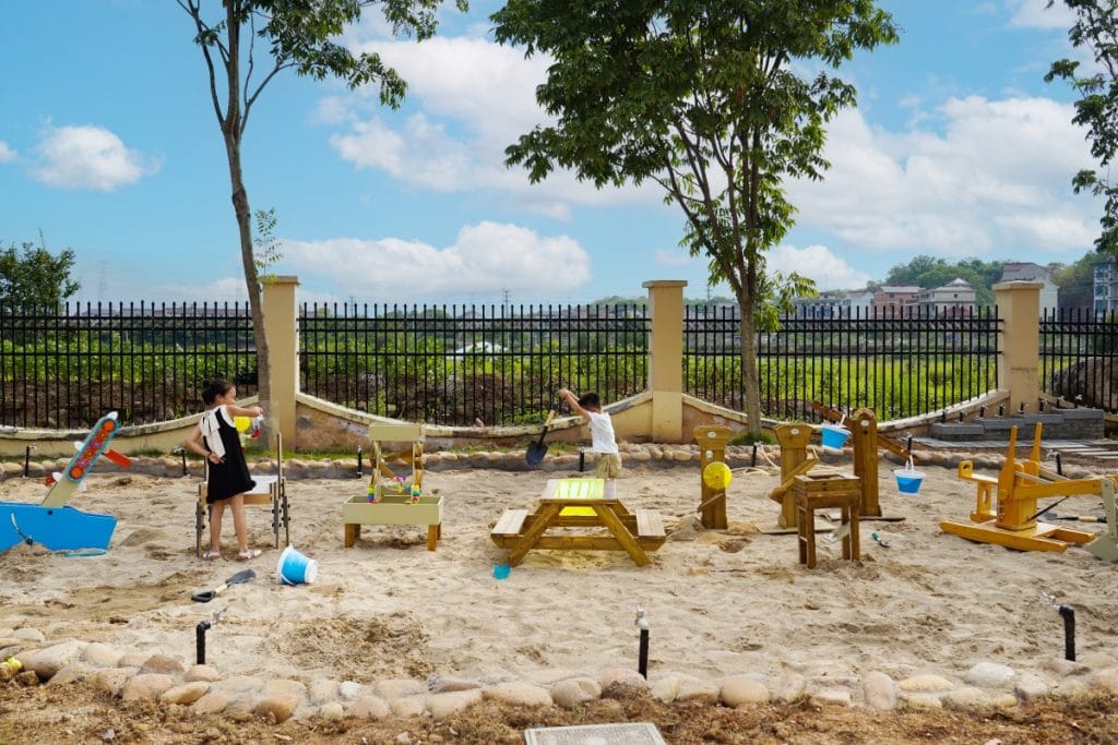 9-Station Outdoor Sand & Water Play Set
