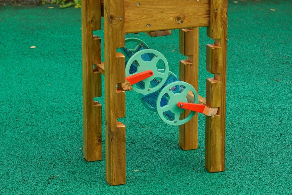 Outdoor Wooden Sand Flow Station – Roller Design