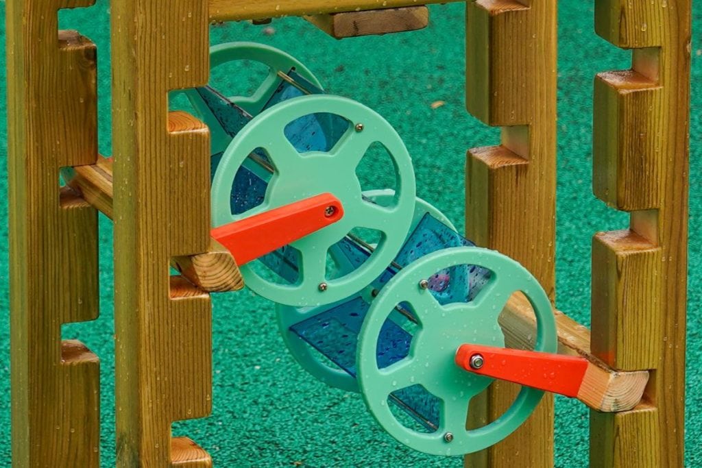 Outdoor Wooden Sand Flow Station – Roller Design