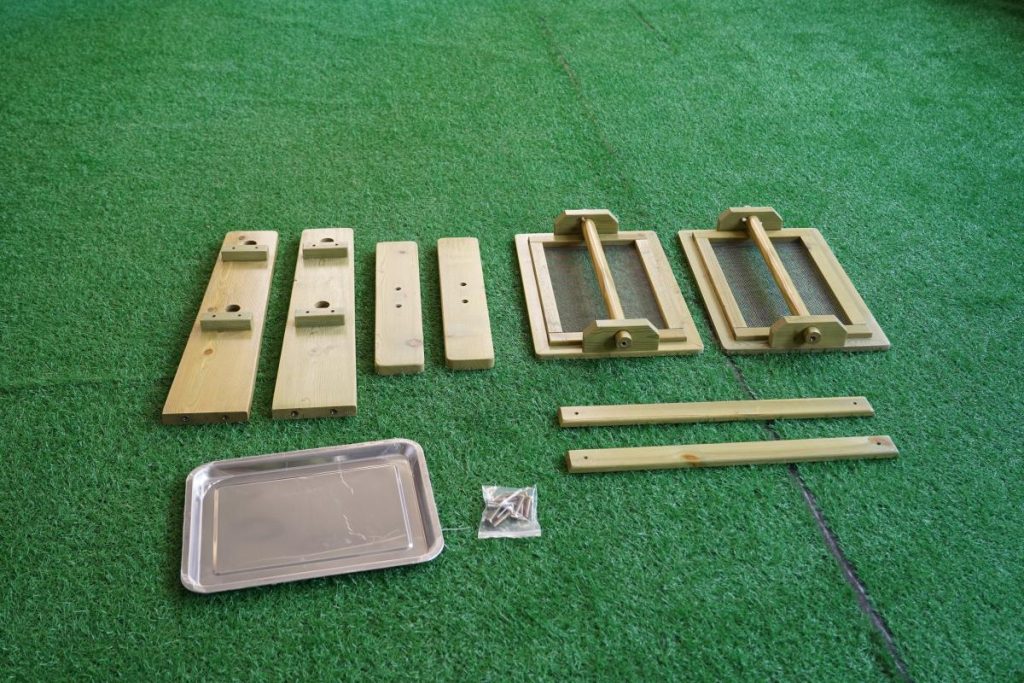 Outdoor Wooden Sand Sifting Table