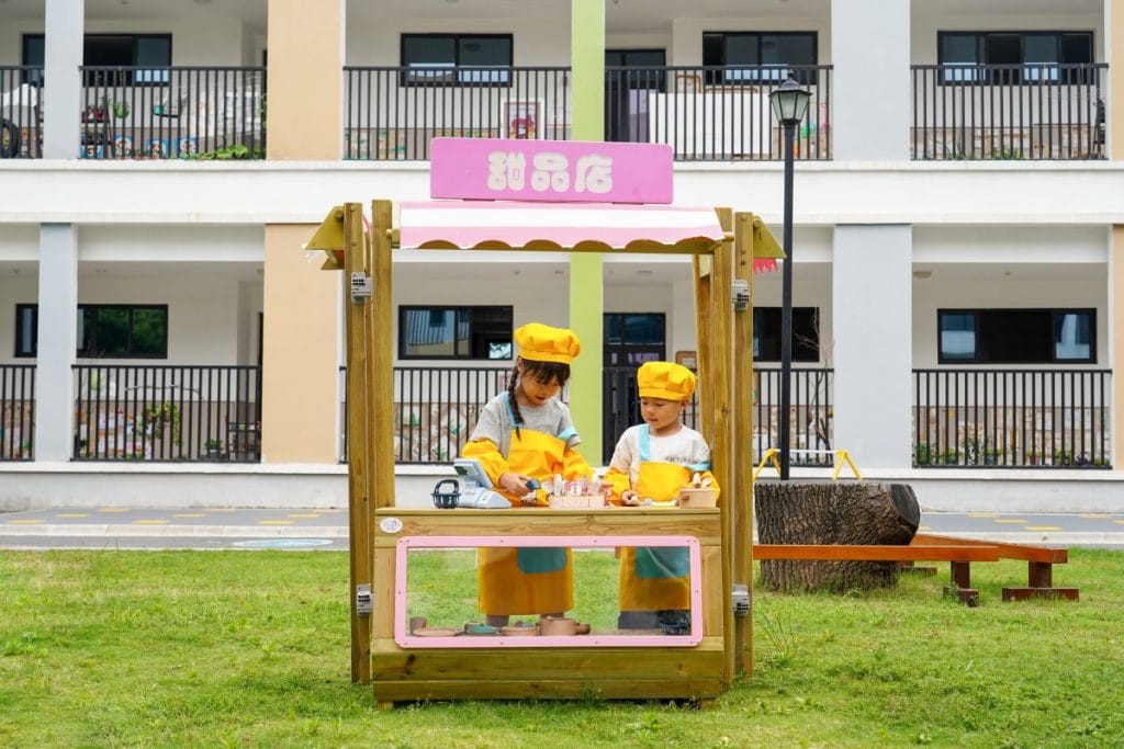 11-Piece Kids Pretend Cafe & Dessert Shop Set