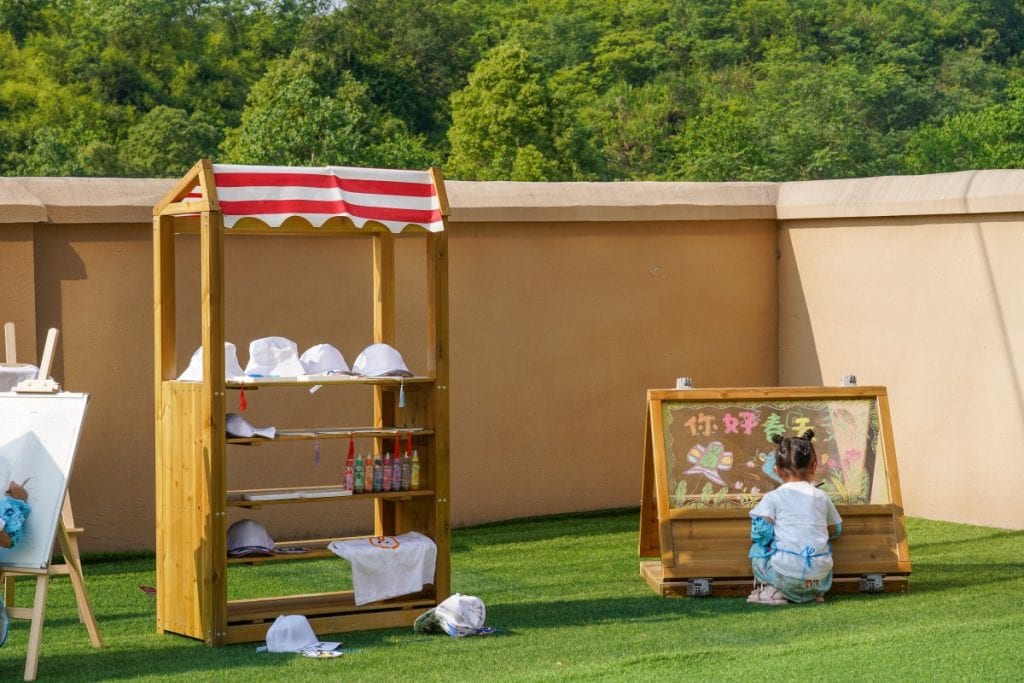 110-Piece Preschool Outdoor Art Equipment Set