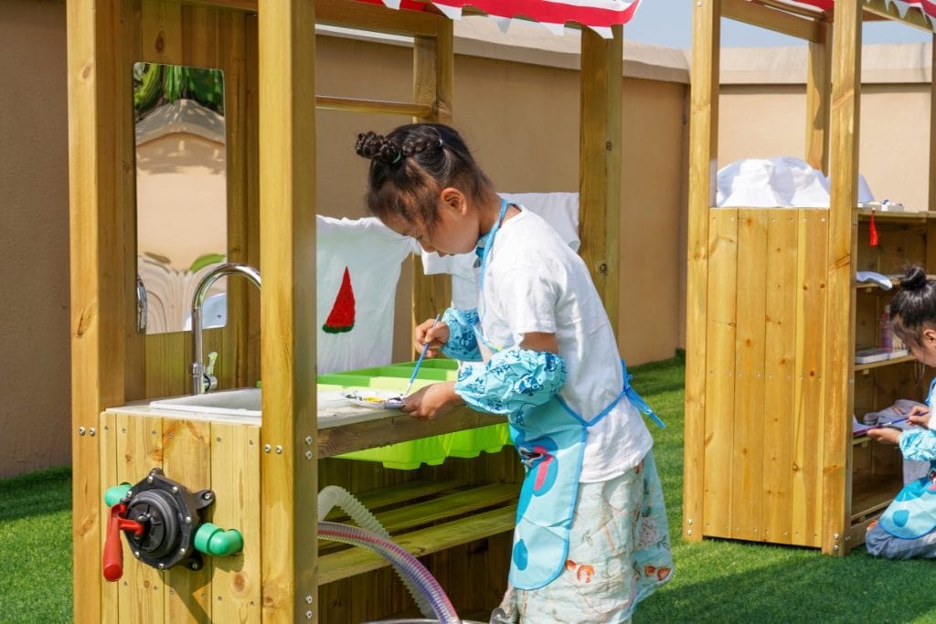 110-Piece Preschool Outdoor Art Equipment Set