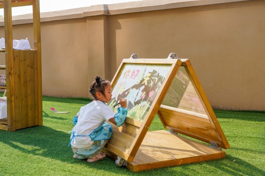 110-Piece Preschool Outdoor Art Equipment Set