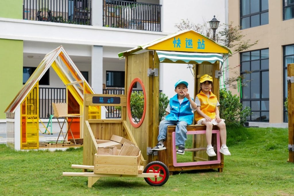 12-Piece Preschool Delivery Station Role Play Set