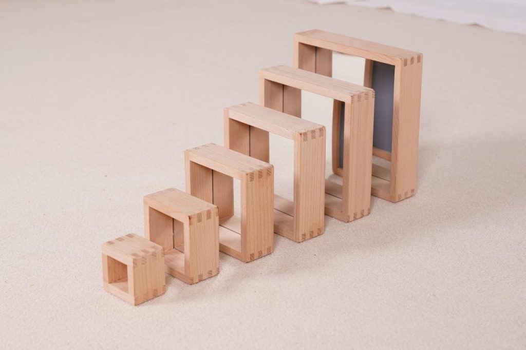 6-Piece Wooden Nesting Pyramid Mirror Set