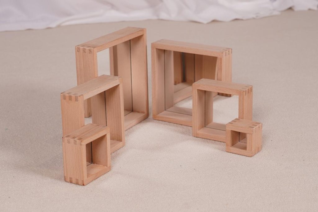6-Piece Wooden Nesting Pyramid Mirror Set