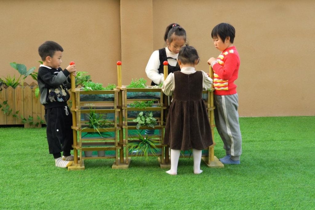 20-Piece Preschool Gardening Equipment Set