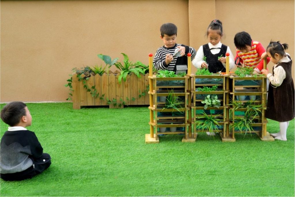 13-Piece Kids Vertical Gardening Set