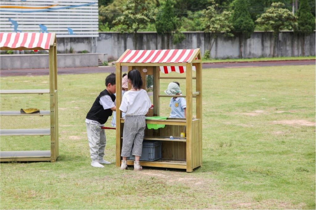 Outdoor Art Wash & Storage Station