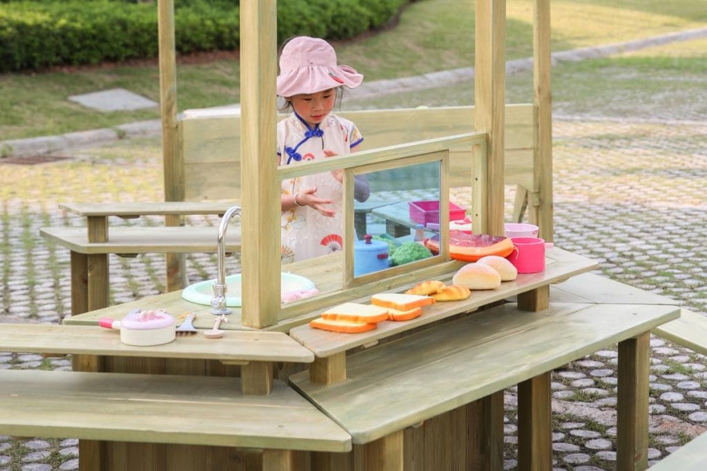 Outdoor Play Kitchen Workstation for Kids