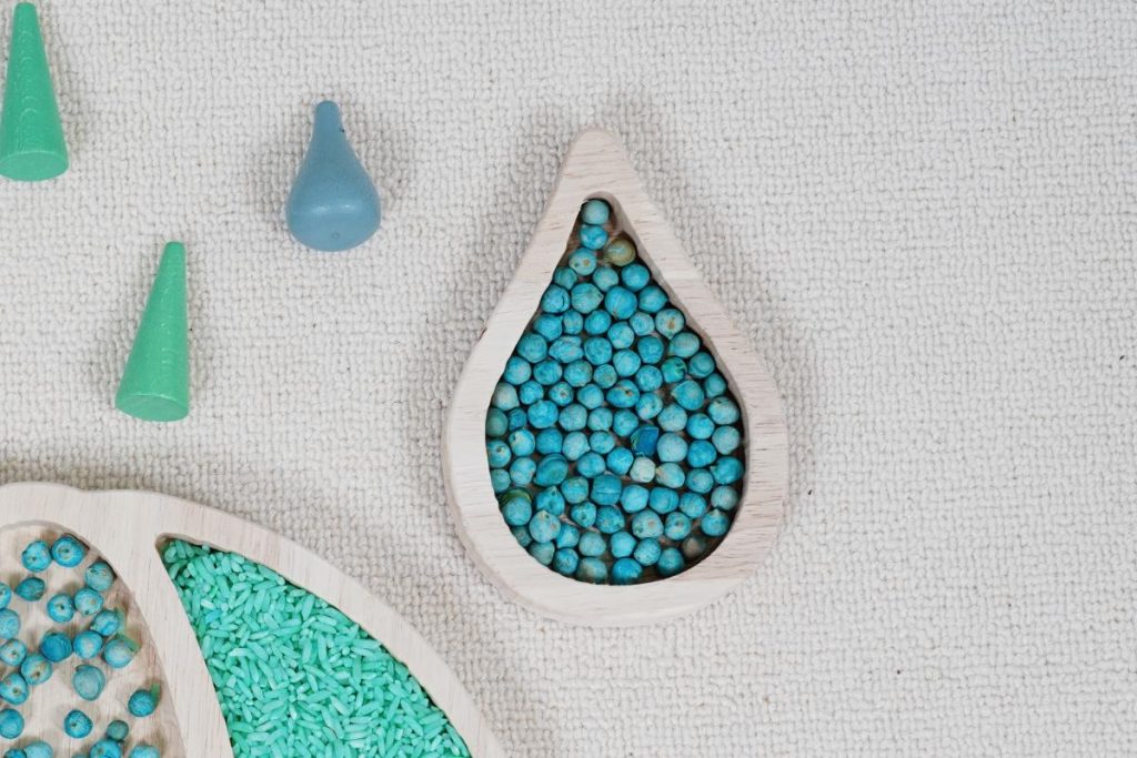 Small World Sensory Play Tray – Umbrella